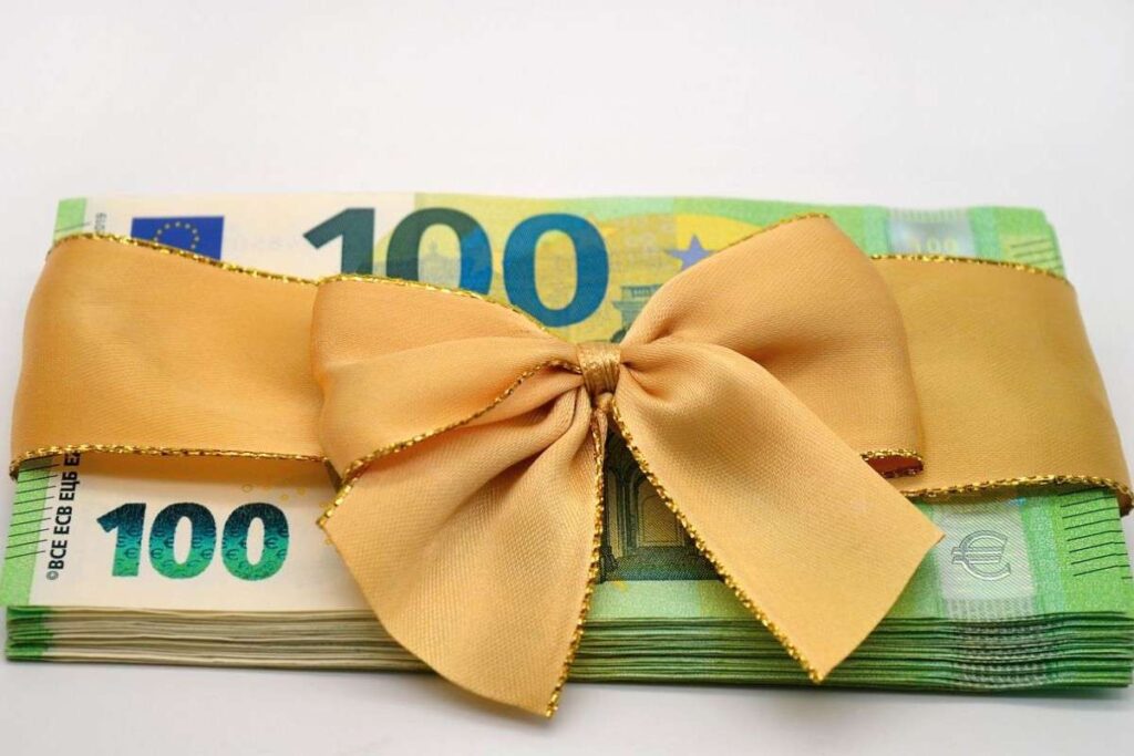 banconote 100 euro fiocco