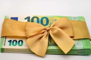 banconote 100 euro fiocco
