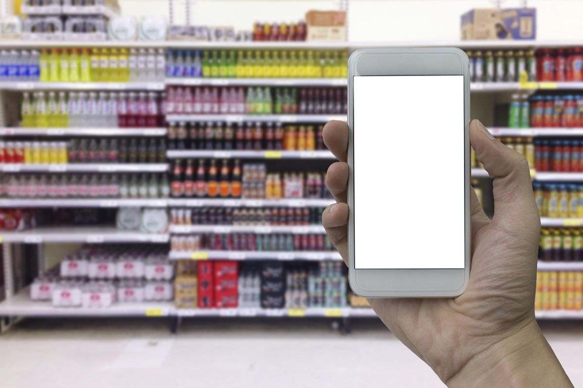 scaffali supermercato telefonino